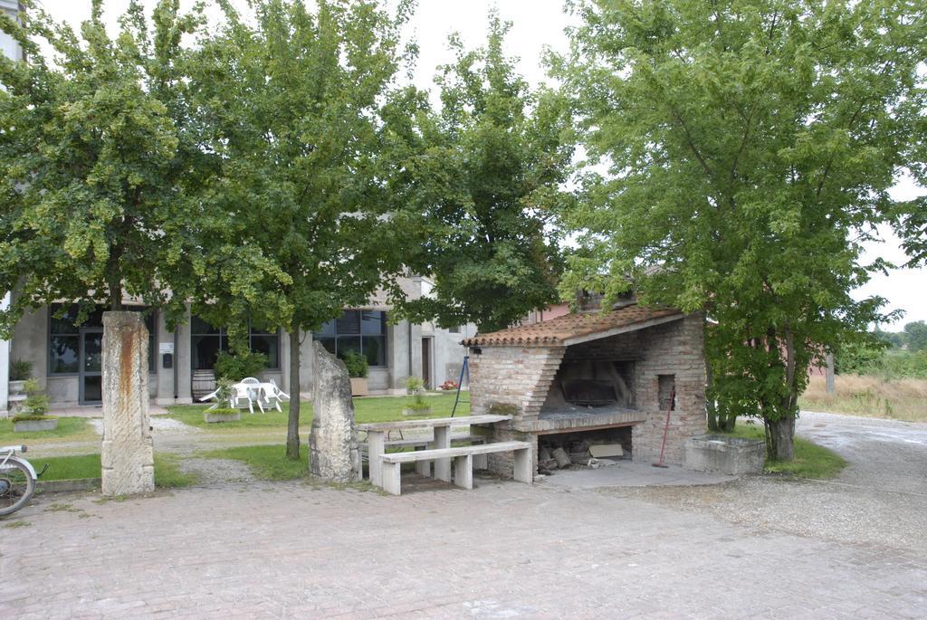 Agriturismo La Palazzina Hotel Isola Della Scala Exterior photo